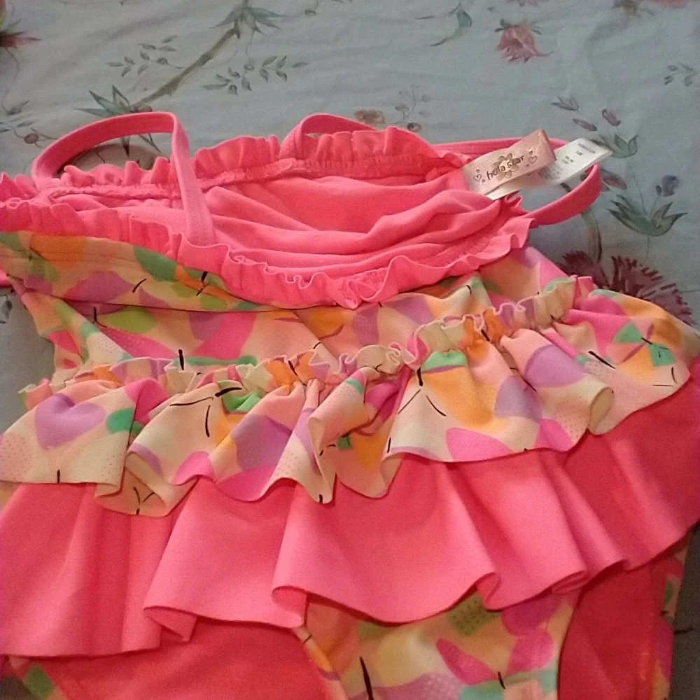 Swim suits - Picture 5 of 7